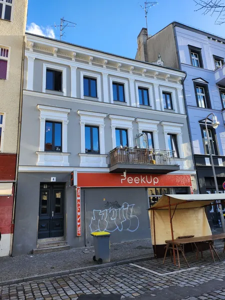 Hochwertig möblierte befristete Wohnung im Herzen der Hauptstadt befristet zu vermieten — photo 1